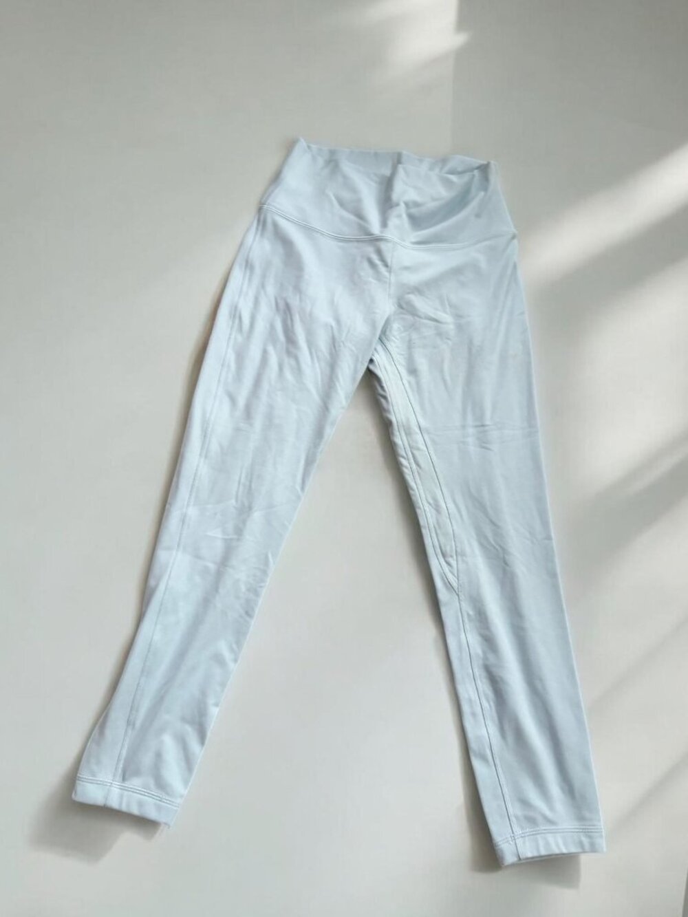 LULULEMON Light Blue 7/8 Leggings Size 8